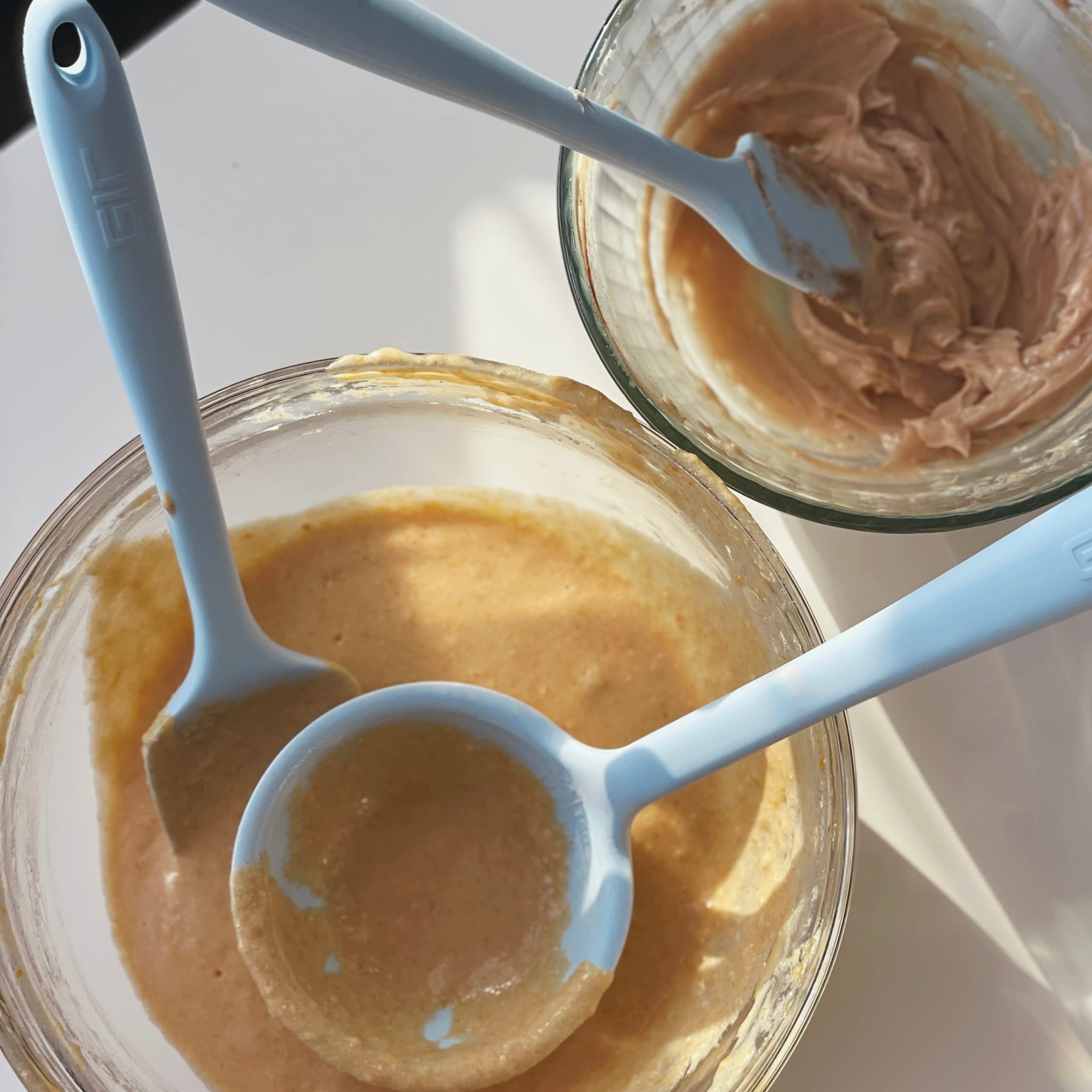 Cucharón GIR silicona, diseño práctico para sopas y guisos.