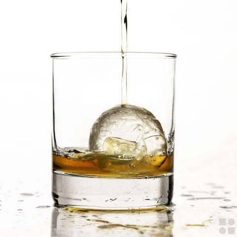 glacio esferas de hielo de 2 pulgadas para cócteles elegantes