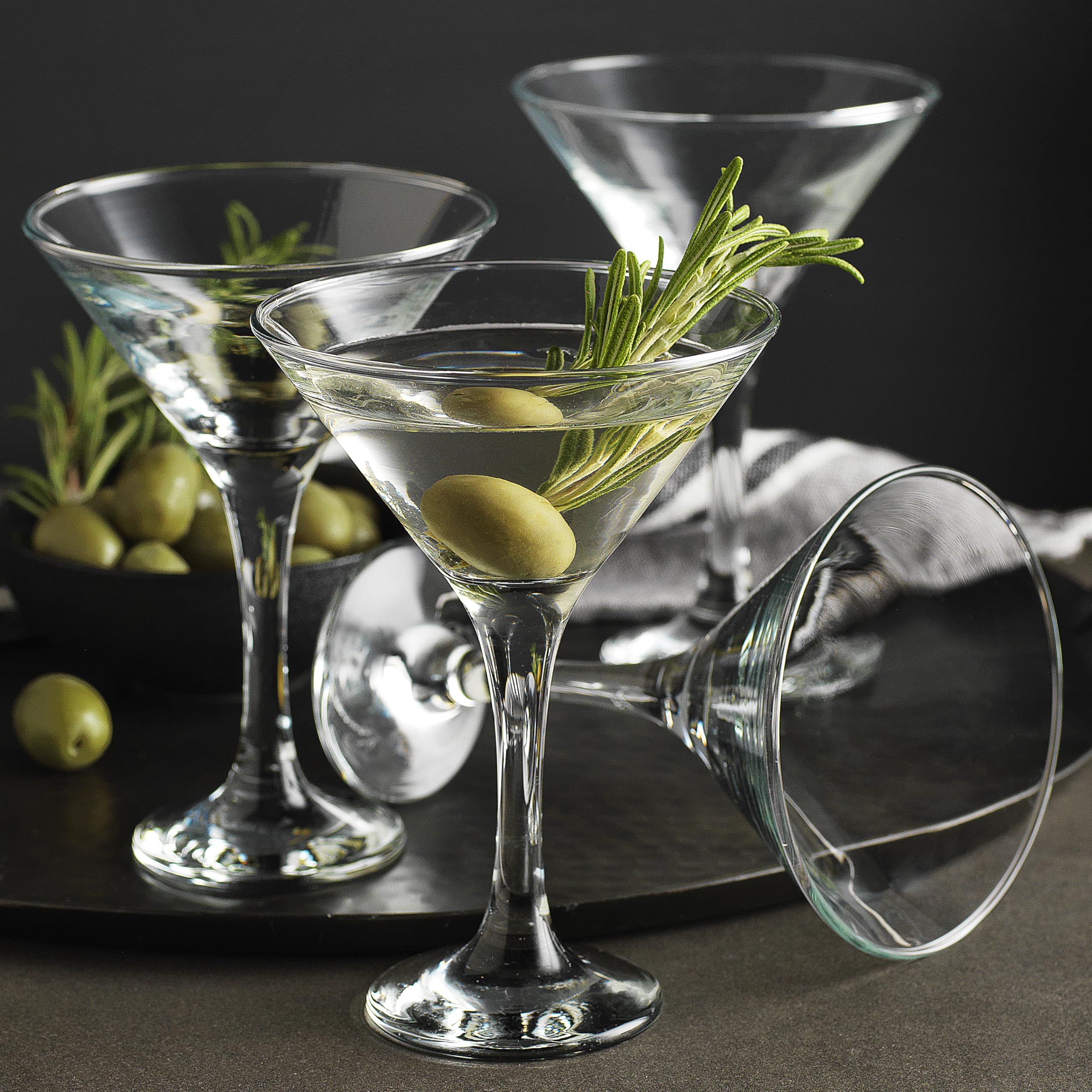 Glaver's copa martini alta, cristal claro y resistente para reuniones.