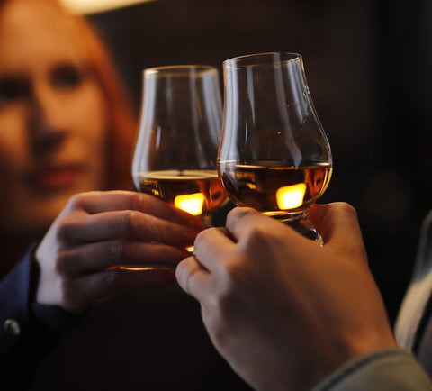 Vaso GLENCAIRN, bola amplia para observar color y aroma