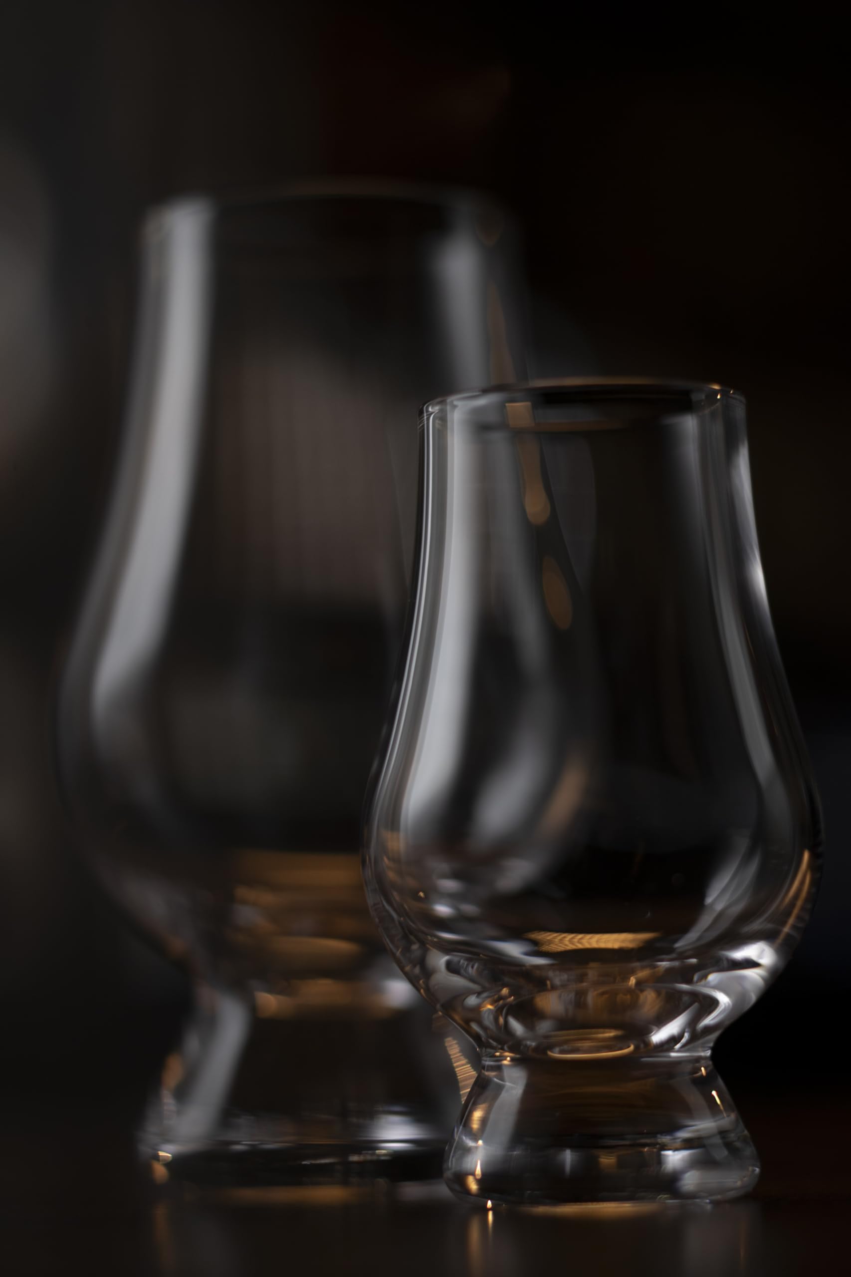 Diseño ergonómico de Wee Glencairn para sostener cómodamente en la mano