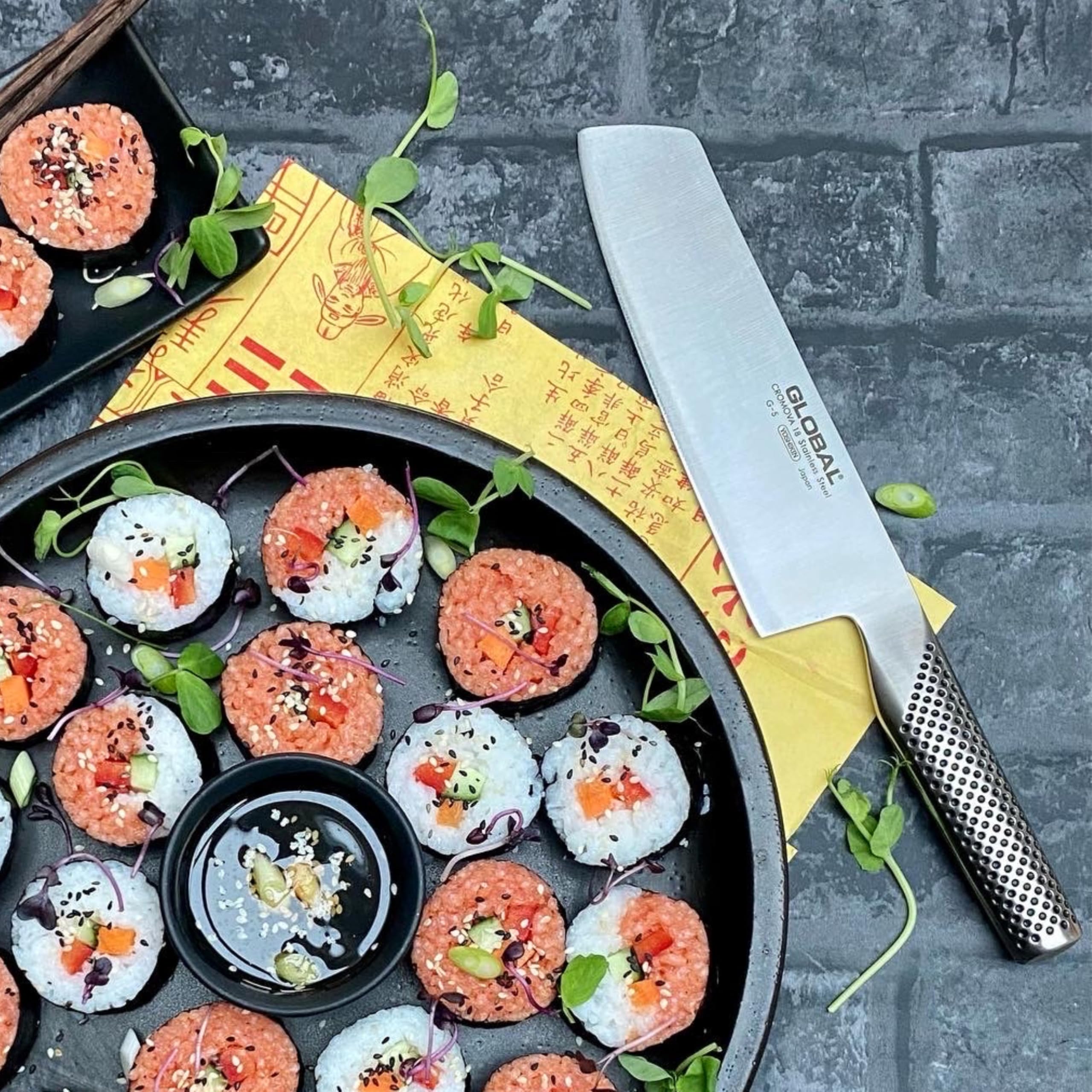 Global cuchillo verdura 7 pulgadas uso diario en cocina doméstica.