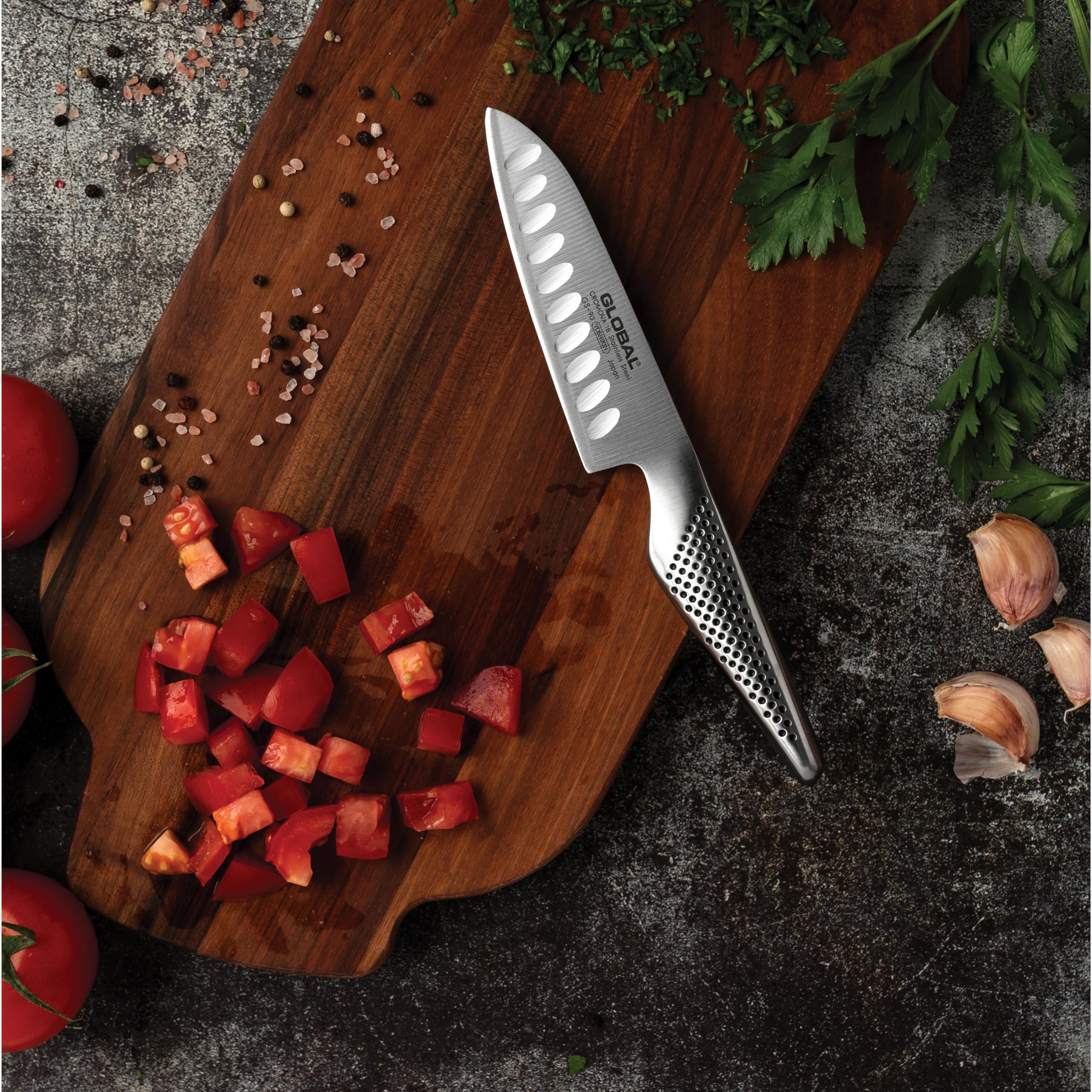 Global Santoku filo de acero japonés para cortes limpios en alimentos