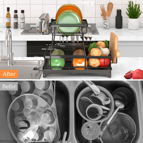 Godboat porta-utensilios con cuchillos y tazas, orden práctico.