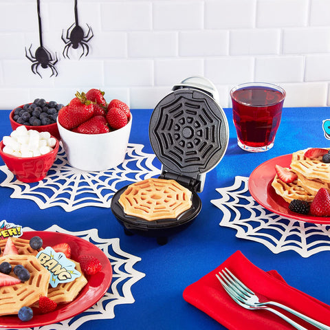 Gofrera araña mini para desayunos de noche de brujas en casa.