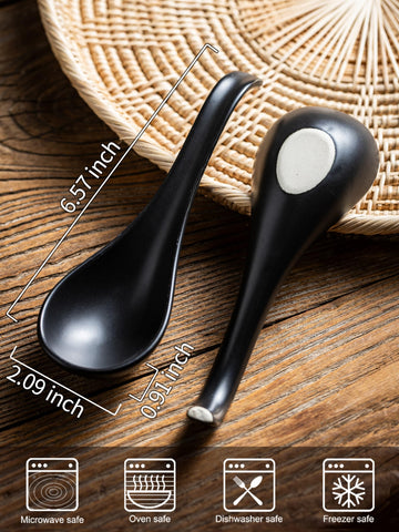 Cuchara Gomakren para ramen y pho, perfecta para sopas sabrosas.