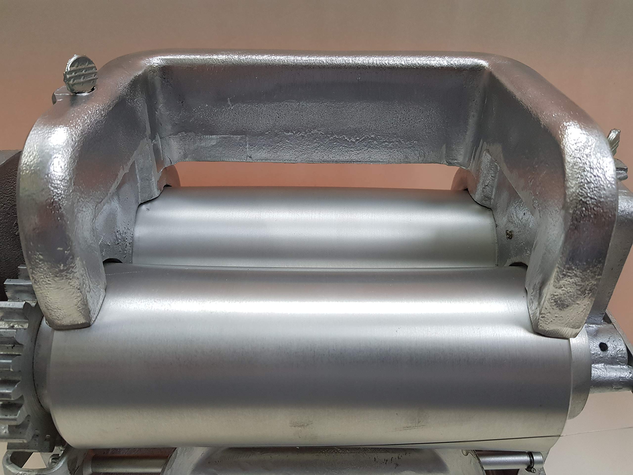 Operación manual con palanca para un control preciso de cada tortilla.