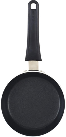 Sartén mini GoodCook antiadherente de aluminio negro, ideal para porciones pequeñas.