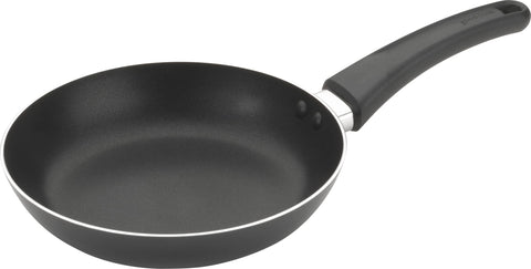 Interior antiadherente de GoodCook para liberación suave y limpieza rápida.