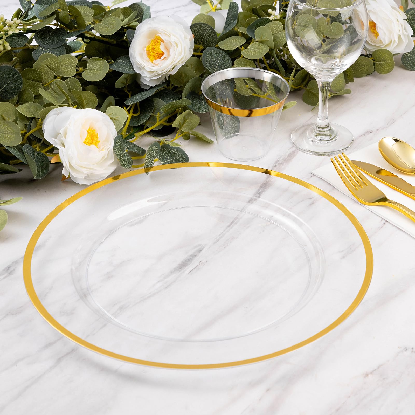 Goodluck cargadores para cena con acabado dorado, ideal para ambientar celebraciones.