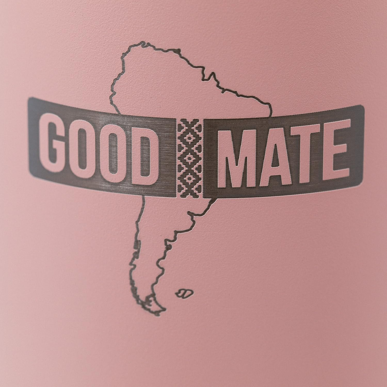 Uso en viaje con Goodmate 500 ml, cabe en mochila sin problemas.
