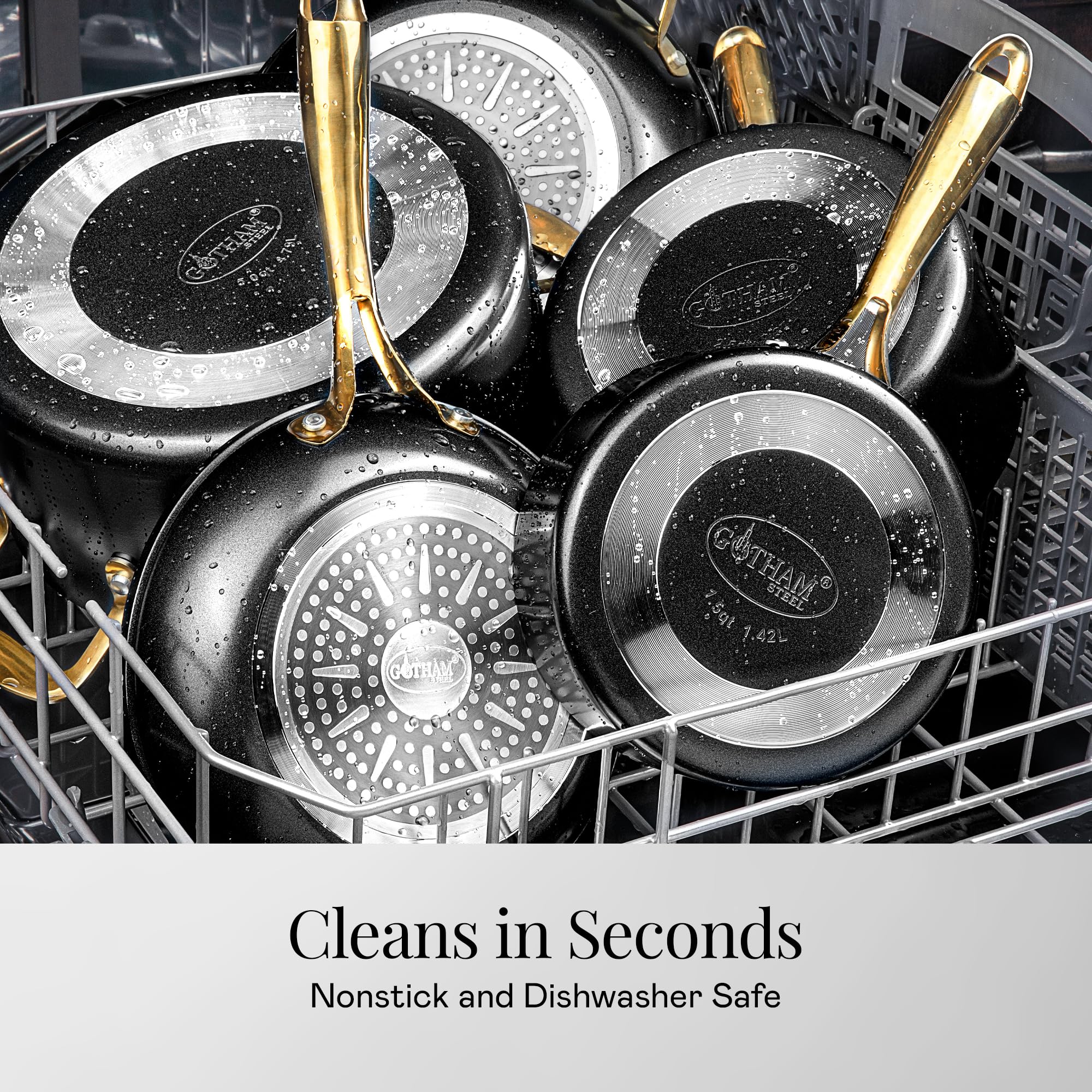Cacerola Gotham Steel 2.5qt con tapa para guisos uniformes.