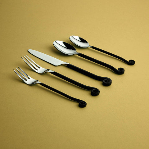 Gourmet Settings Treble Clef: cubiertos ergonómicos para un agarre cómodo.
