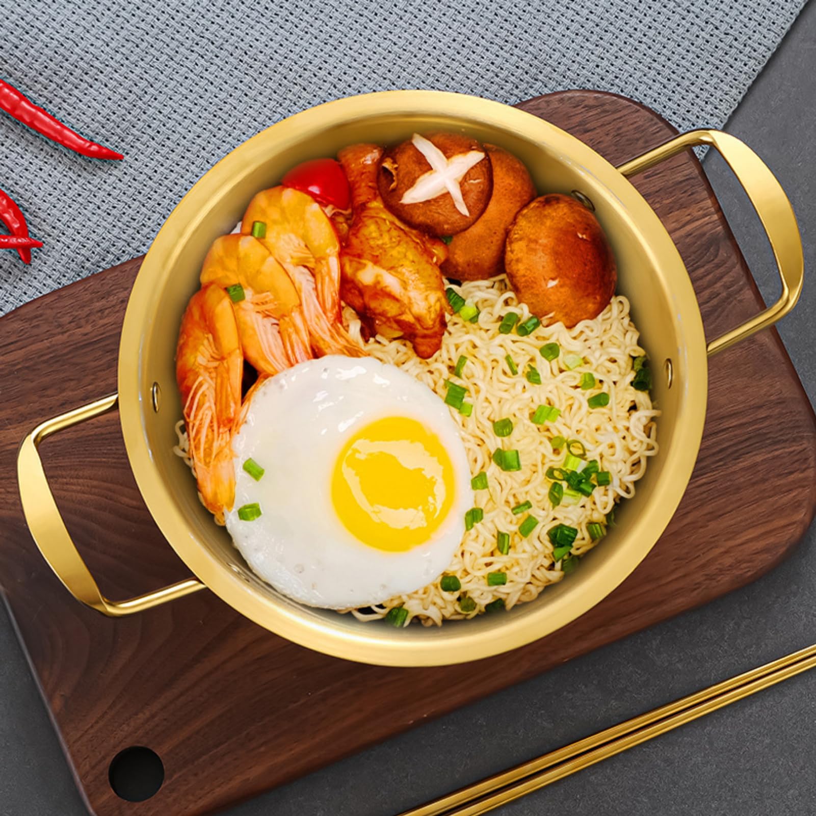 GOVNPJ incluye cuchara y palillos, preparado para ramen y guisos.