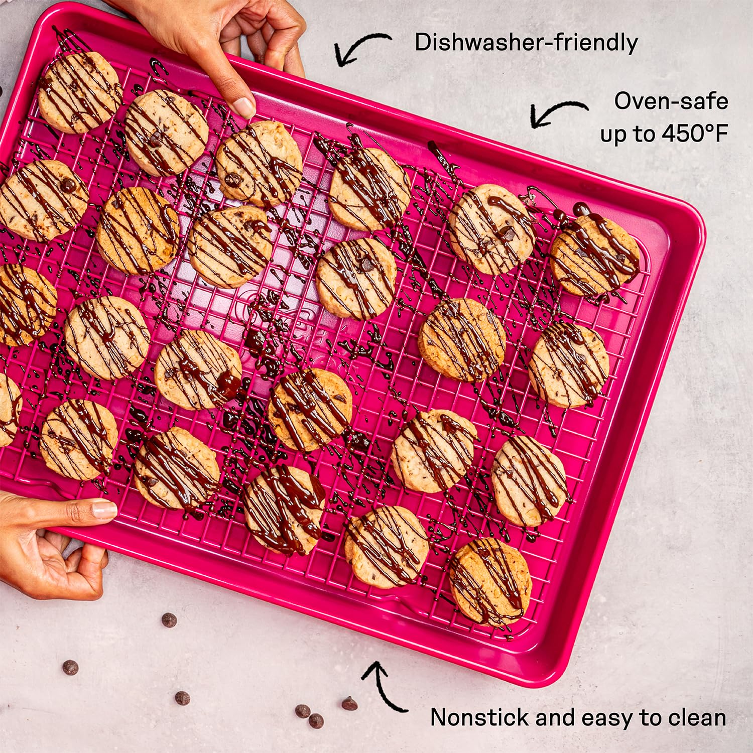 Great Jones Big Chill apta para horno hasta 450 °F para comidas crujientes.