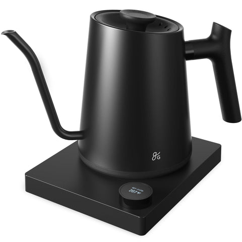Hervidor Greater Goods con cuello de ganso para vertidos precisos en café y té.