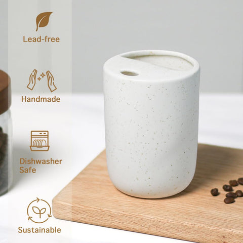 Capacidad de 17oz para café o té en movimiento.
