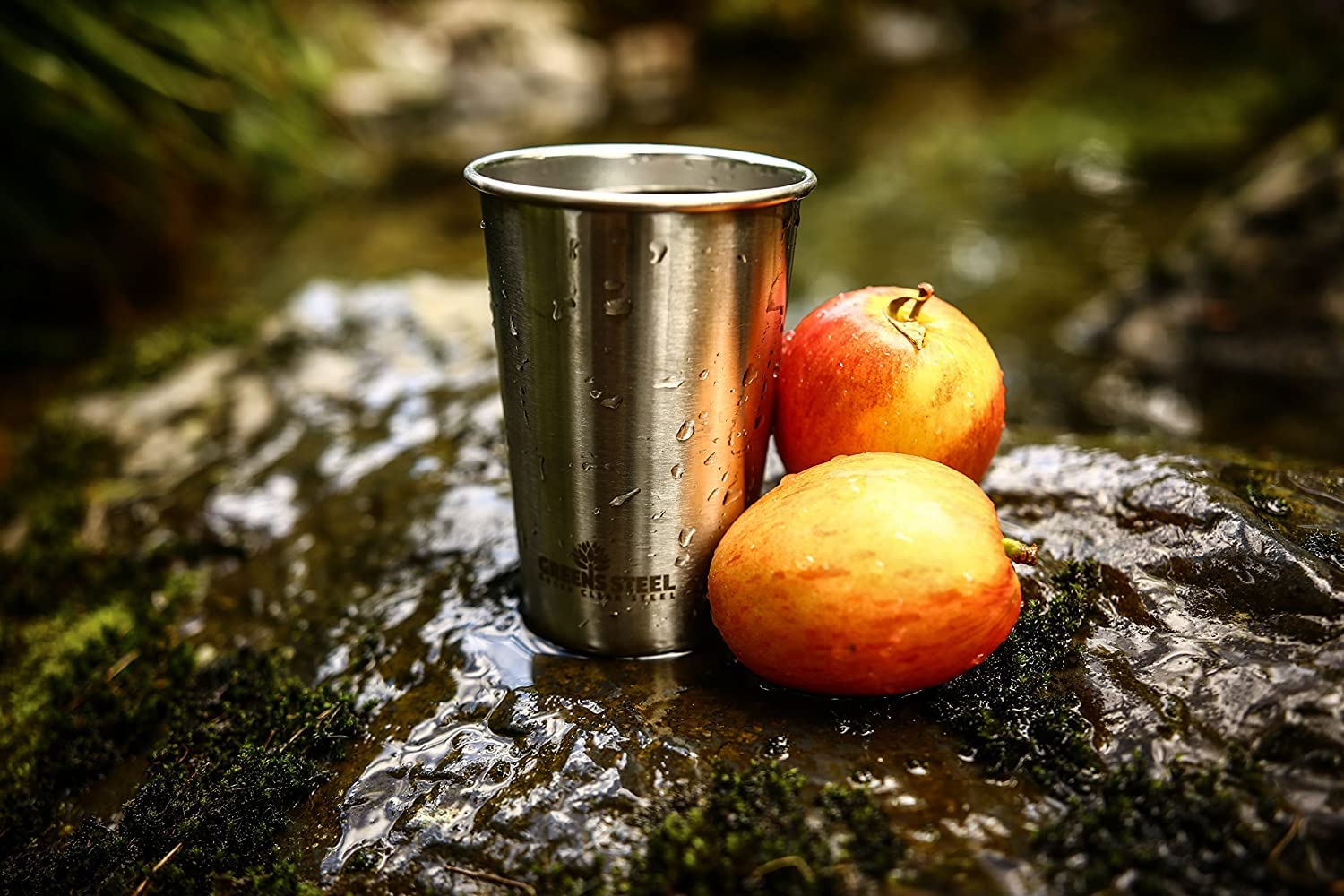 Vaso Greens Steel para uso exterior, resistente para niños y aventuras.