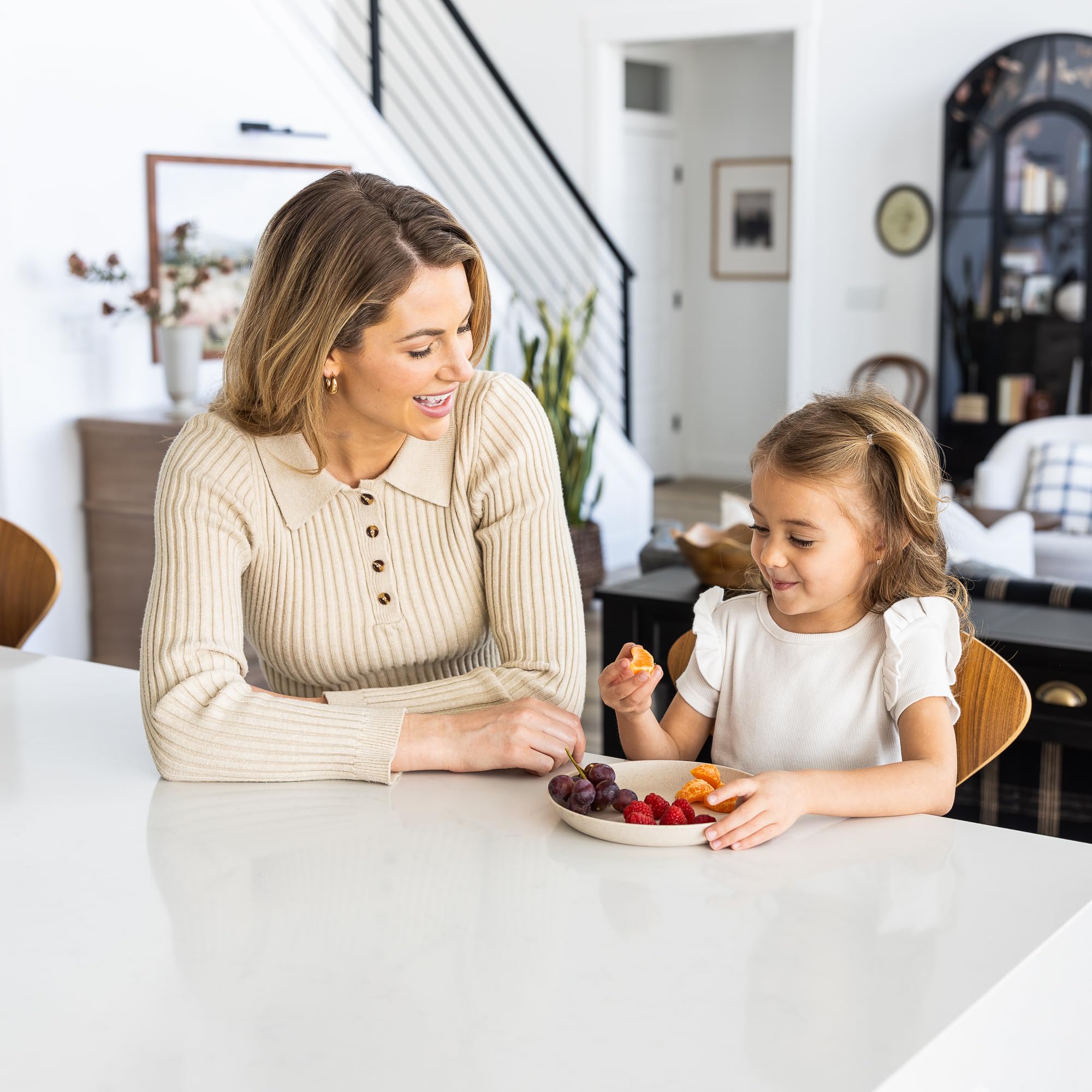 Grow Forward platos infantiles sin BPA y seguros para el uso diario.