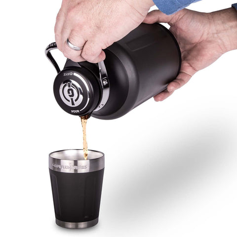 GrowlerWerks Element con doble aislamiento y acabado duradero para exteriores.