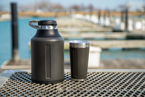 GrowlerWerks Element versátil para cerveza, café y bebidas.