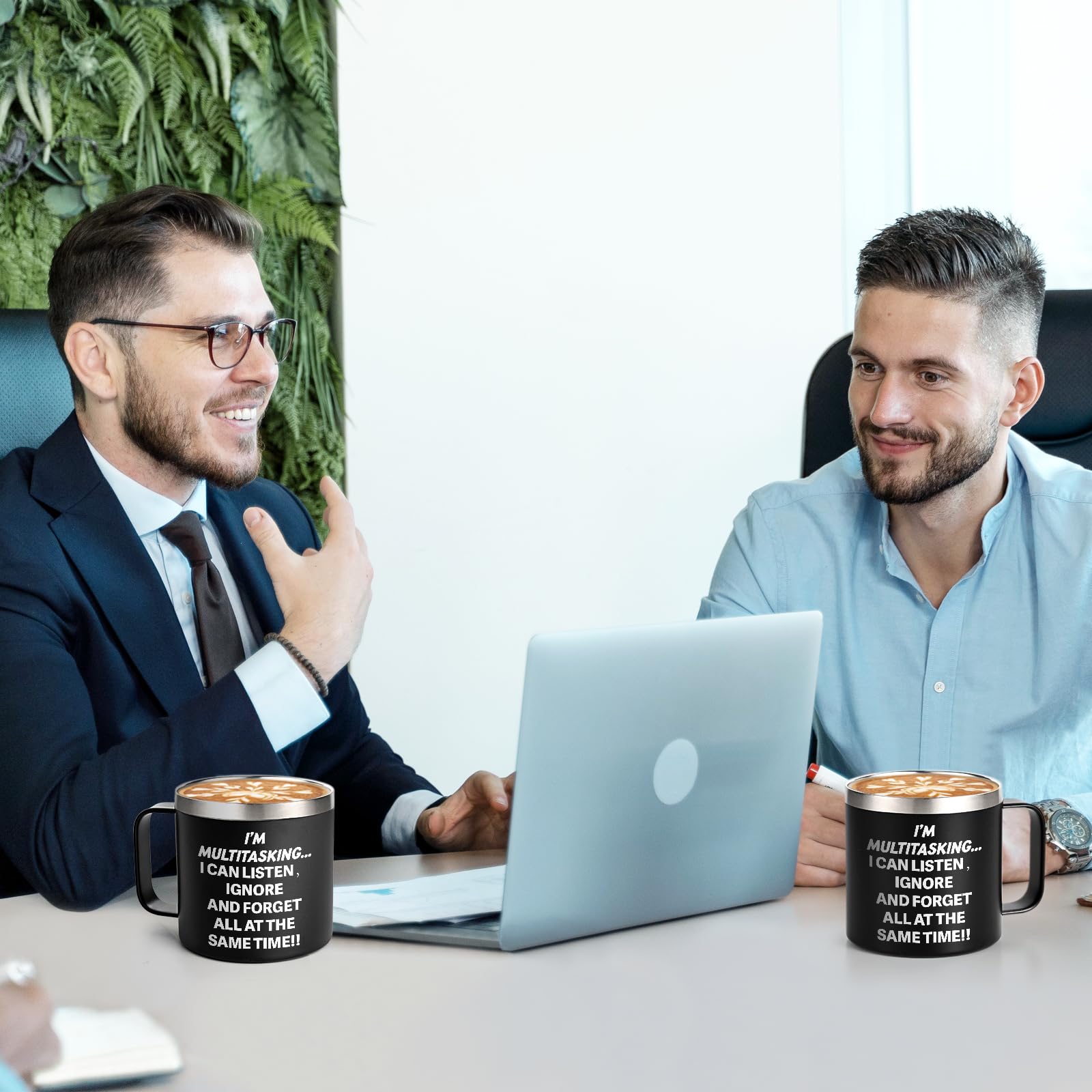 Taza Gtmileo multitarea con frase, perfecta para romper el hielo en reuniones.