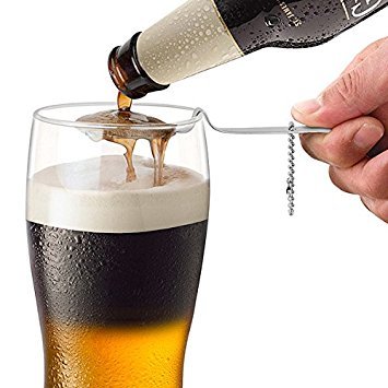 Cuchara de acero Guinness con detalle del logotipo, ideal para bebidas en casa.