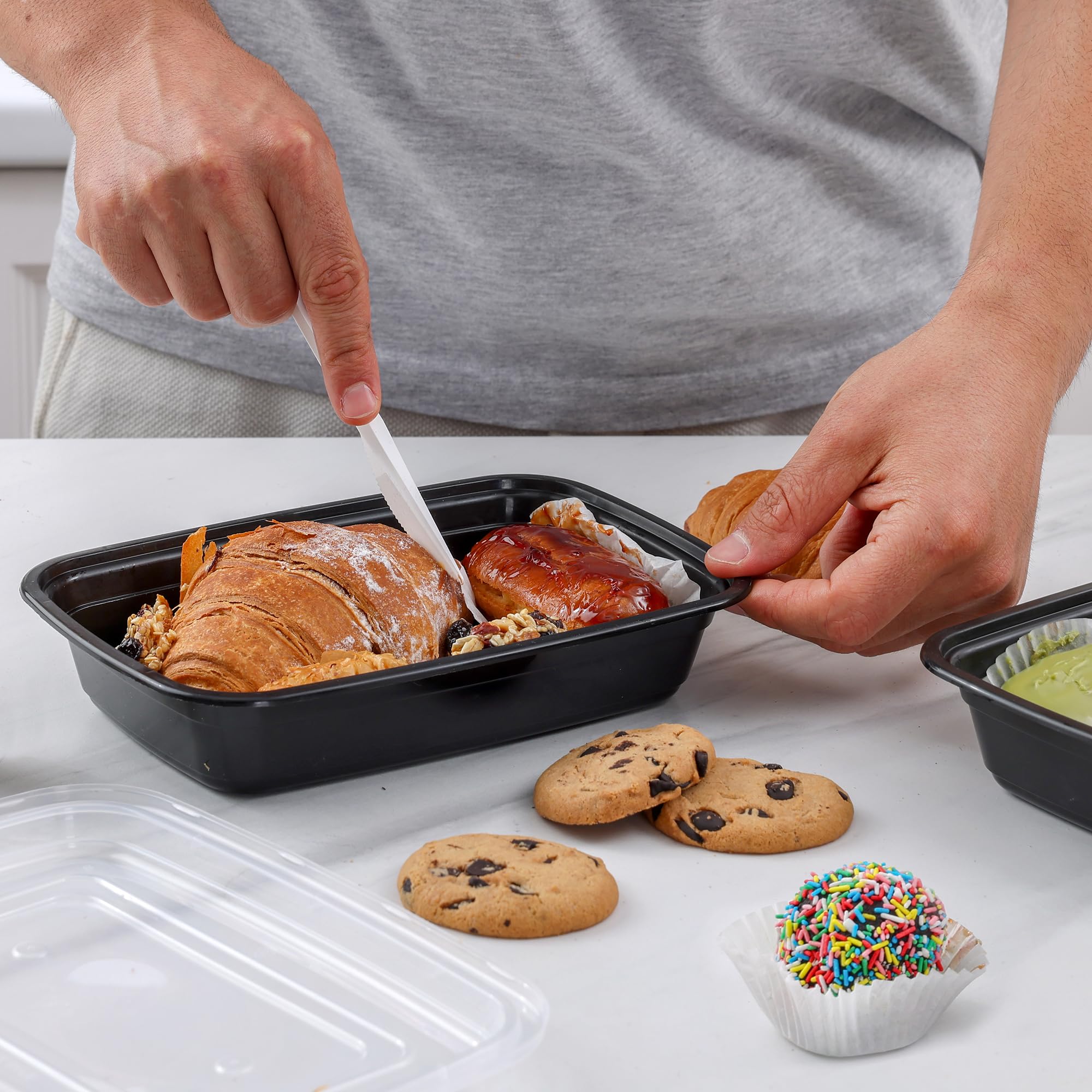 GUSTO porciones de 28 oz para planificación de comidas diarias.