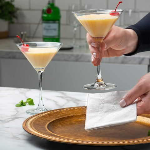 GUSTO servilletas de bebida blancas, textura suave y absorbente para derrames.