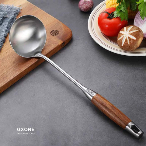 GXONE cucharon-sopa con diseño moderno que complementa cualquier utensilio.