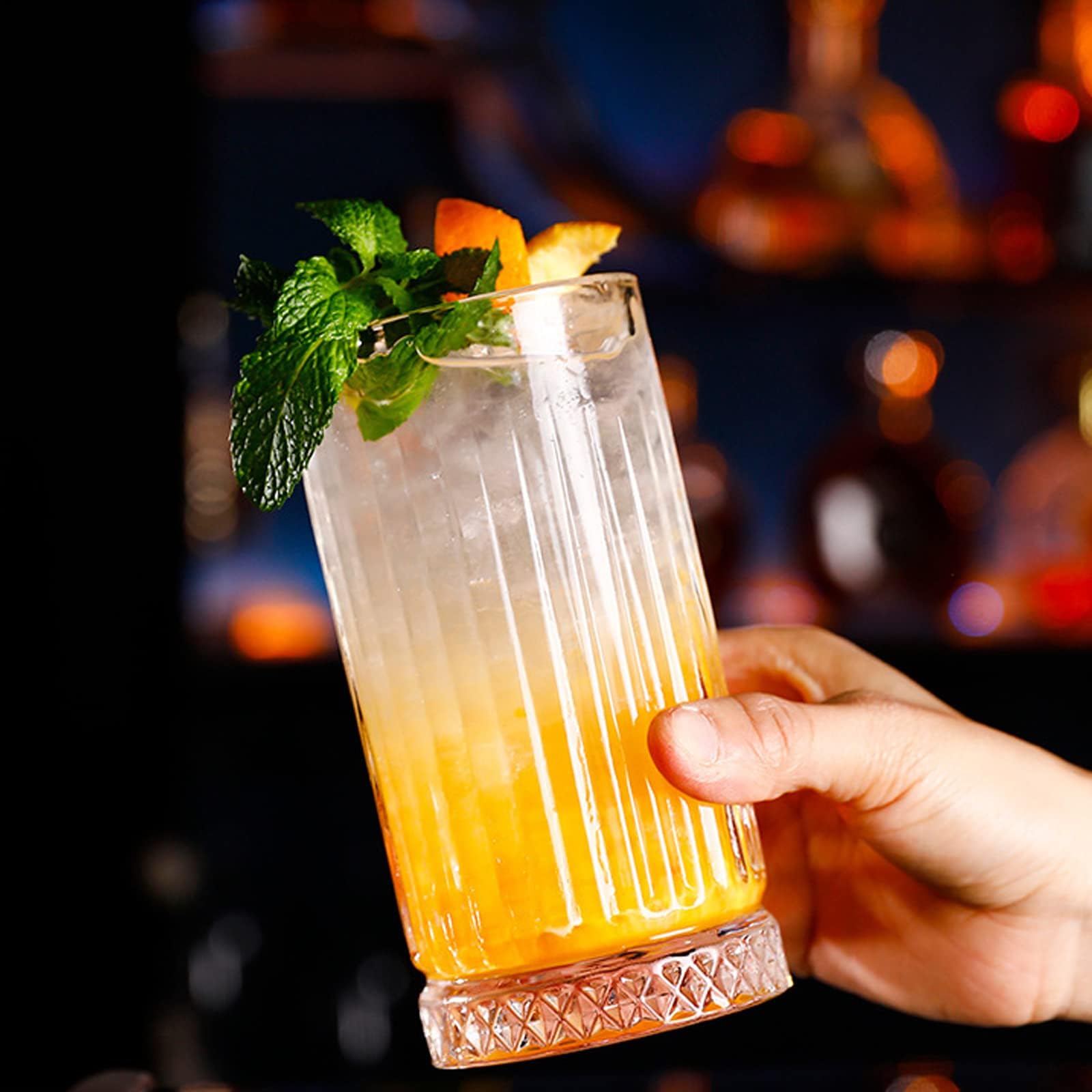 GYRUT uso versátil para agua, batidos y cocteles en cualquier ocasión.