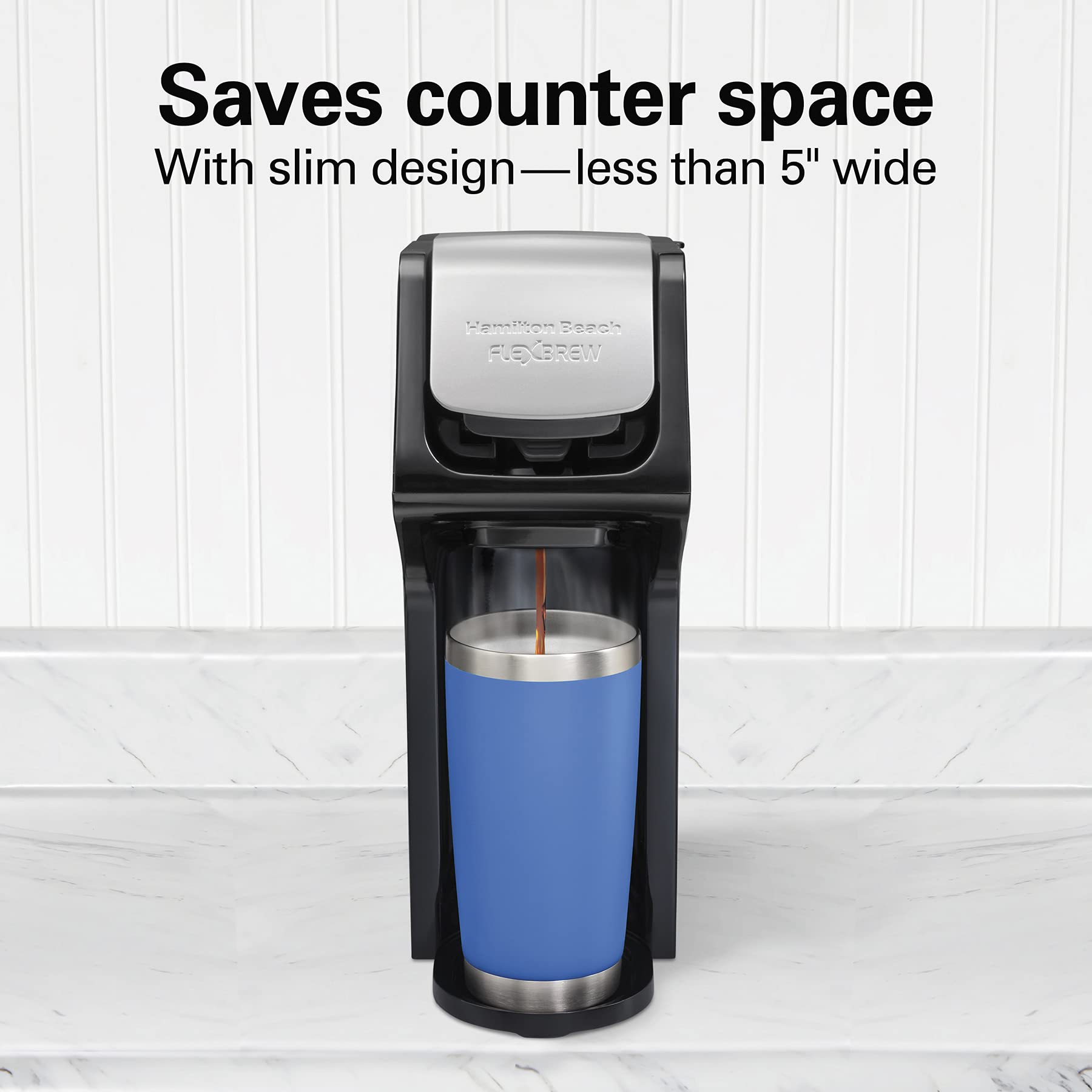 Hamilton Beach FlexBrew: soporte desmontable para tazas estándar o vasos de viaje.