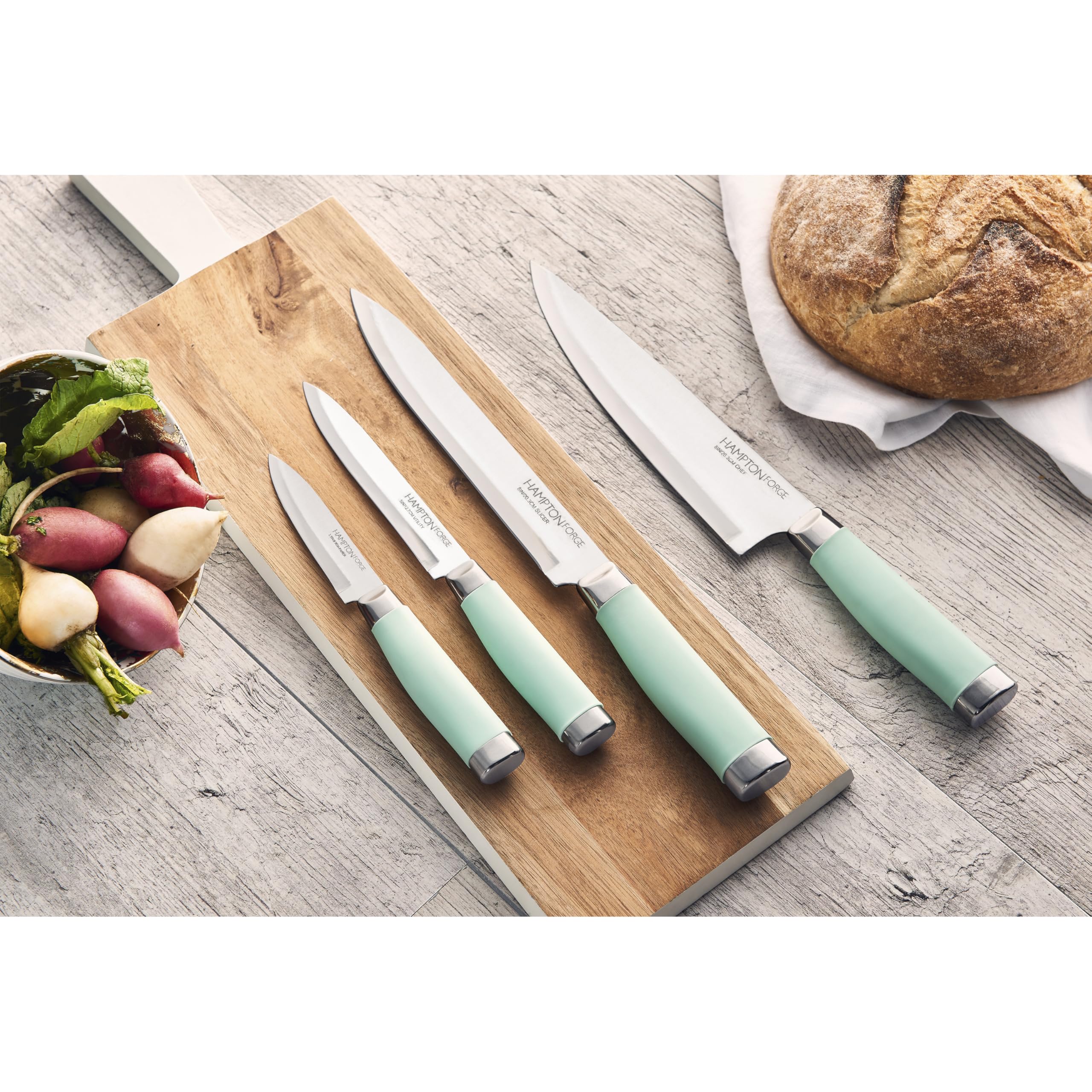 Santoku de 7 pulgadas Hampton Forge Epicure Pistachio para cortes limpios y control.