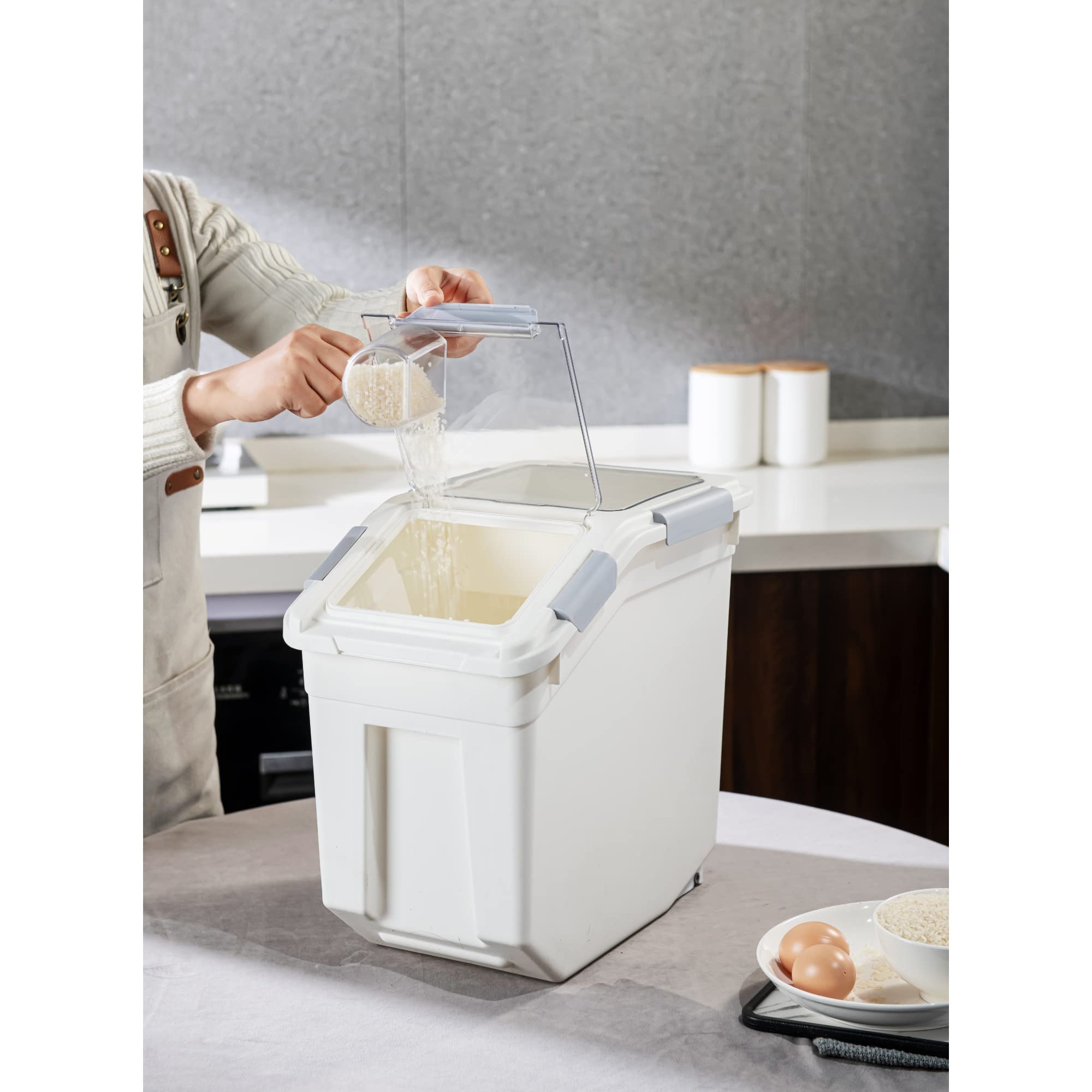 HANAMYA asa y ruedas facilitan mover el contenedor con seguridad.