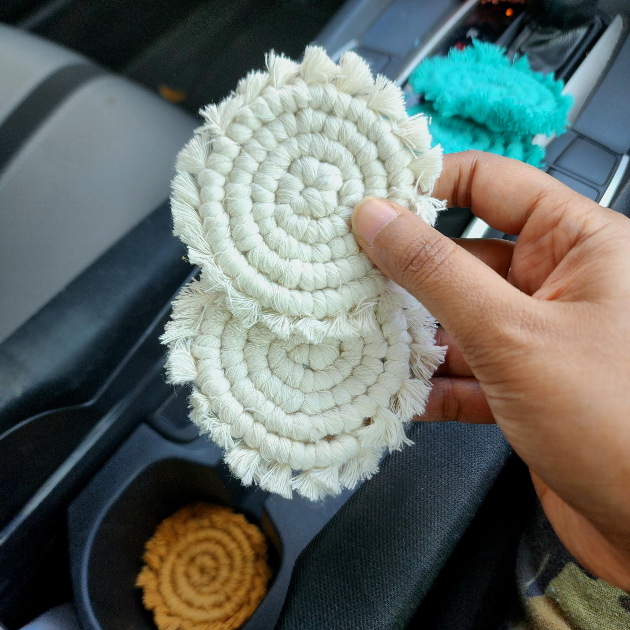 Handmade By Uruba posavasos blanco vainilla, macramé y algodón suave.