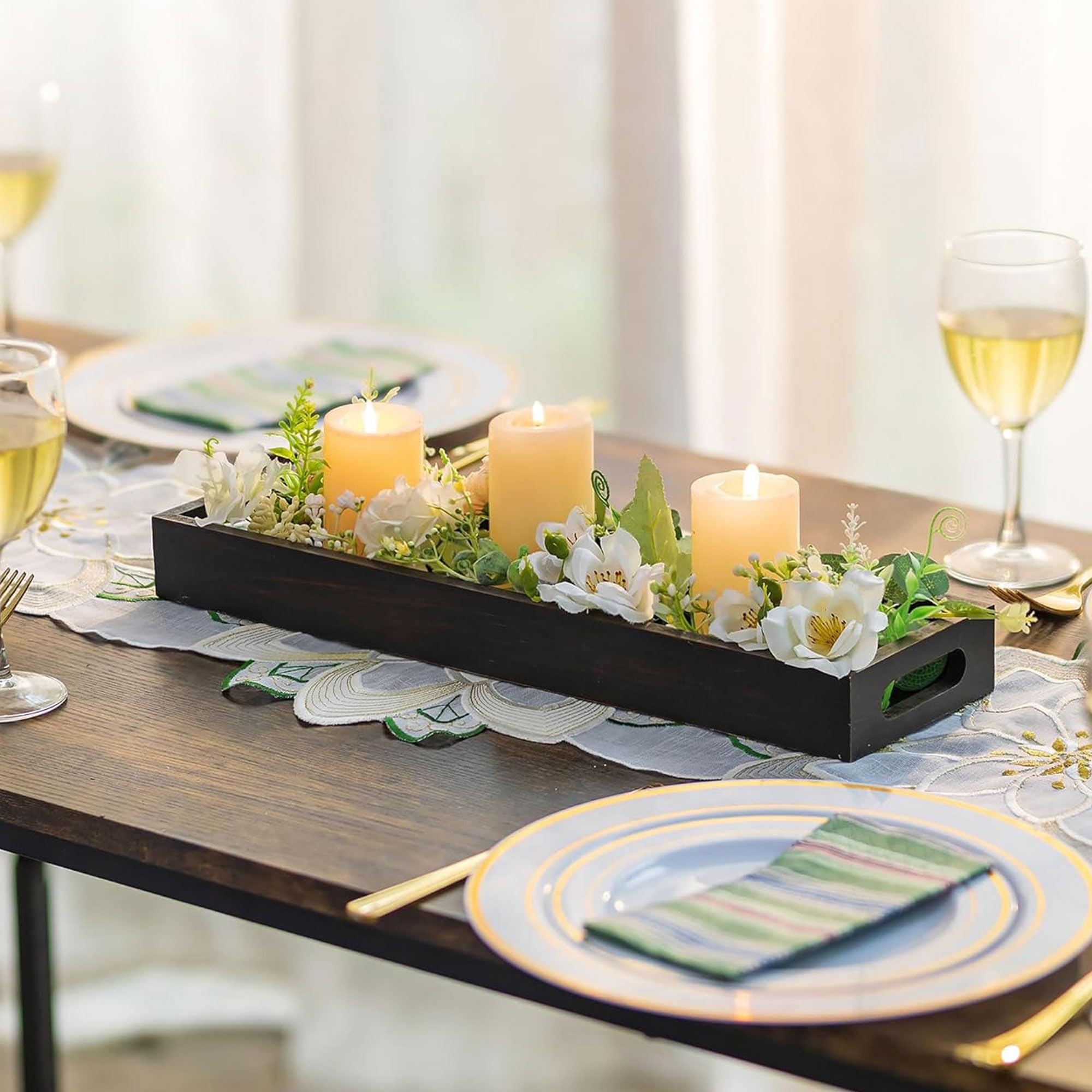 Hanobe bandeja rectangular larga de madera oscura, ideal para servir y organizar en la mesa.