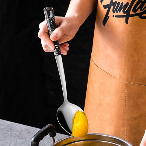 Mango de plástico antideslizante HAPPY KIT, agarre cómodo incluso con salsa.