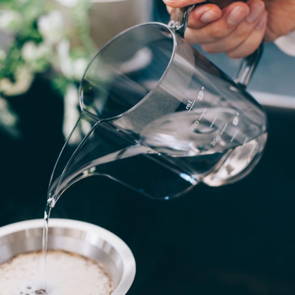 Hario V60 Air Hervidor estilo minimalista para uso diario.