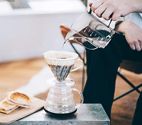 Hario V60 Air Hervidor tamaño compacto para almacenamiento sencillo.