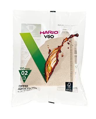 Preparación de café con filtros Hario en taza para sabor claro.