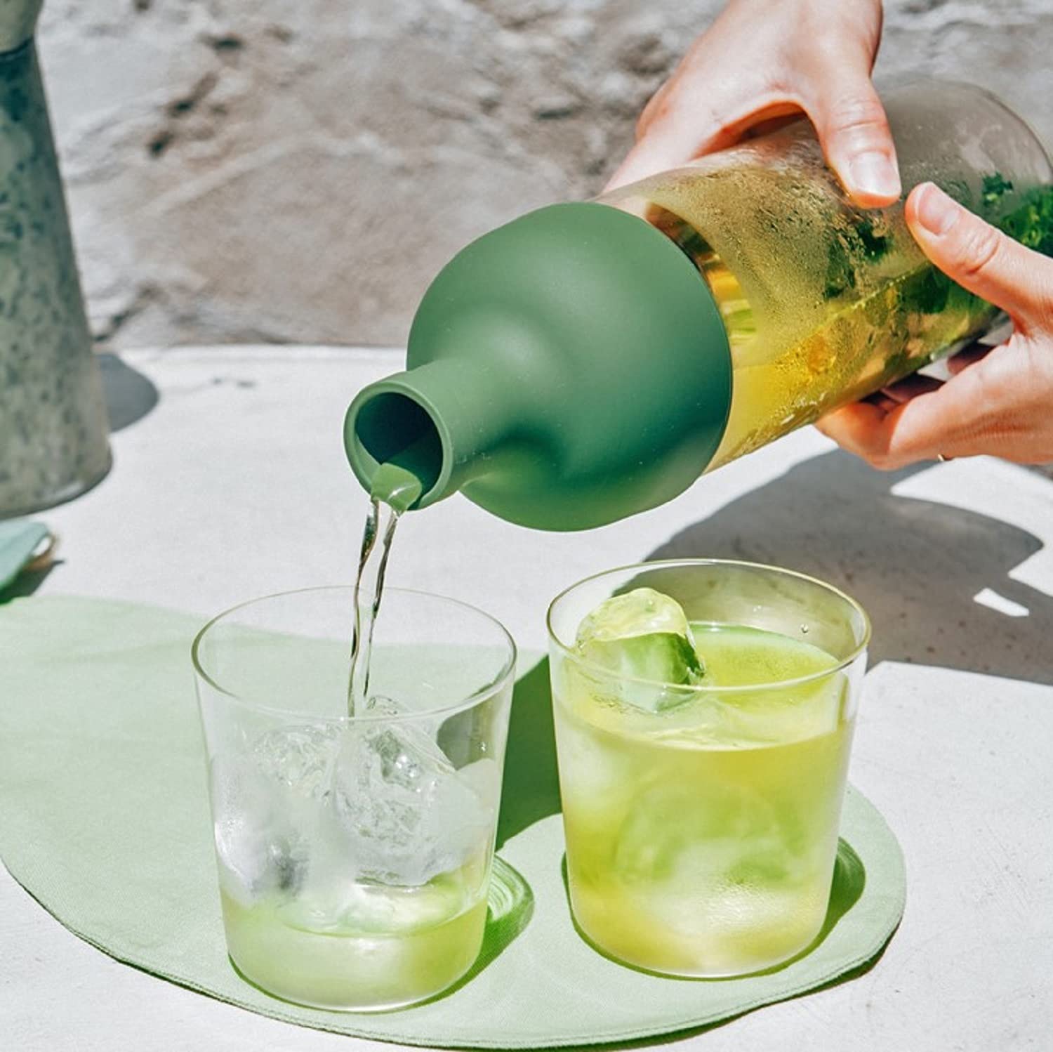 Sangría u otras bebidas frías con la botella HARIO.