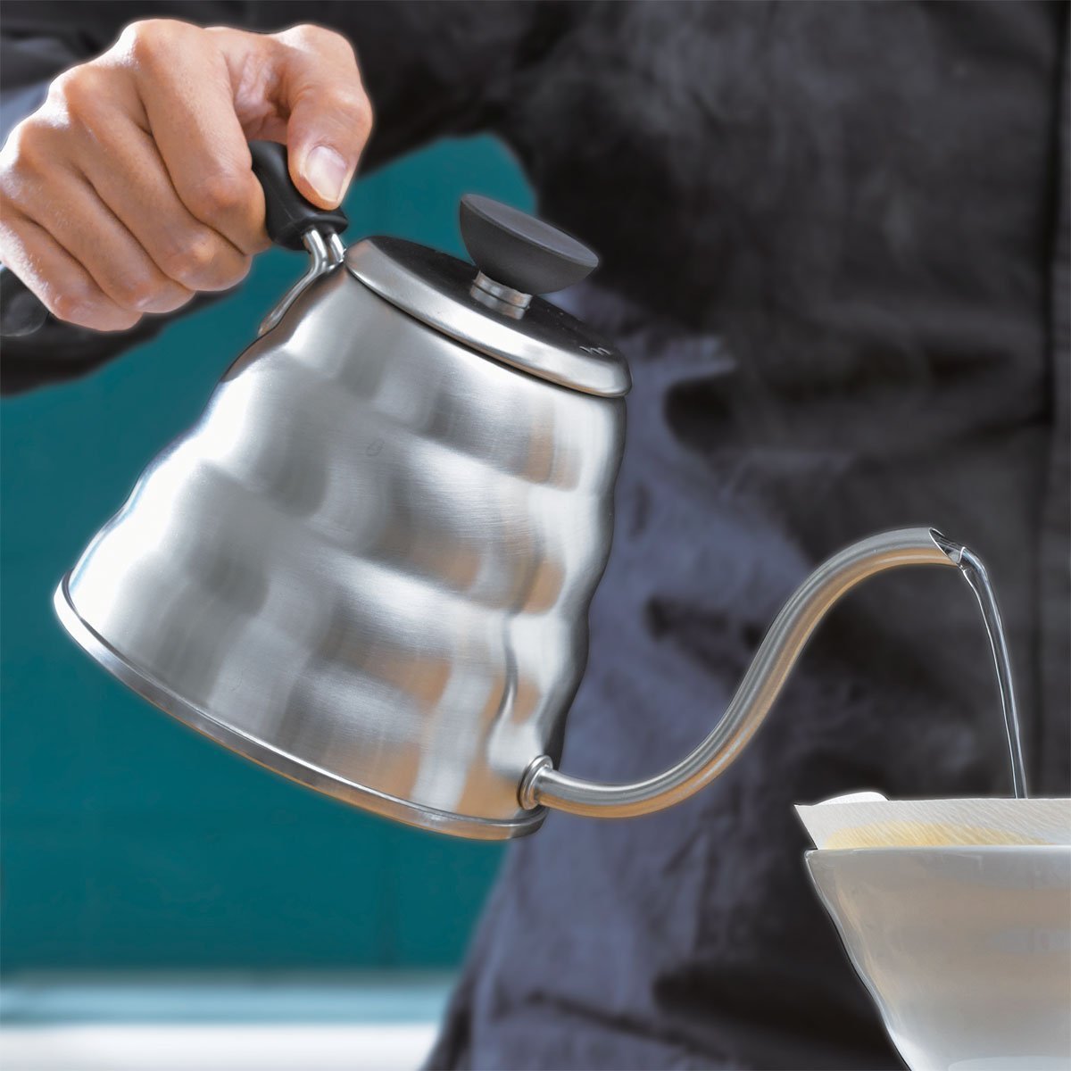 Tetera Buono V60 de HARIO compatible con inducción, gas y electricidad.