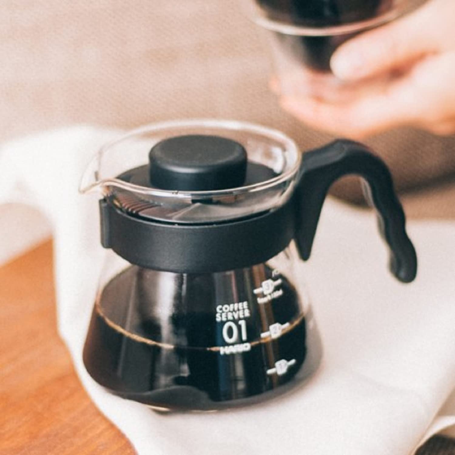 HARIO V60, 700 ml, ideal para varias porciones.