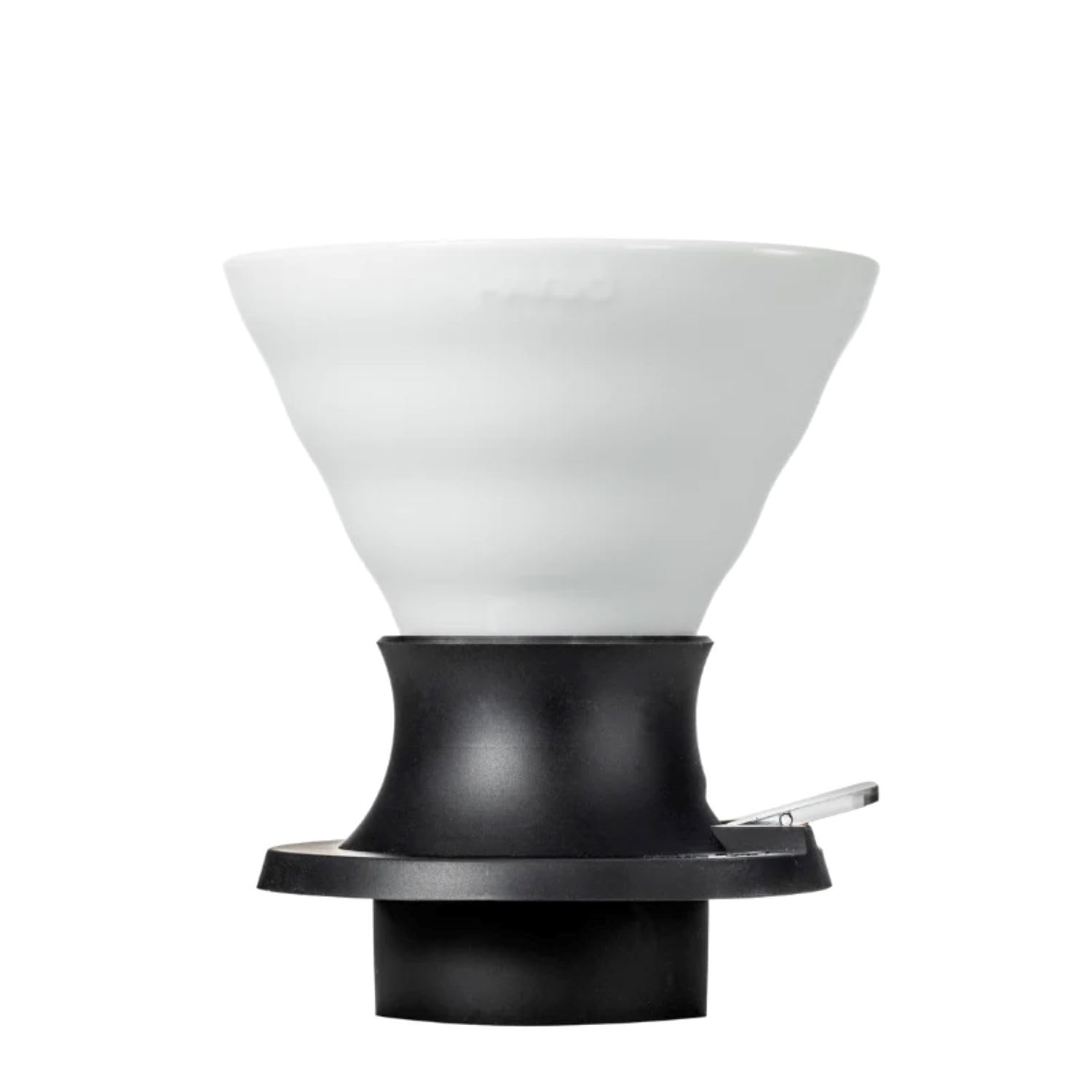 Hario V60 Conmutador de inmersión, contraste entre tradición y modernidad en la mesa.