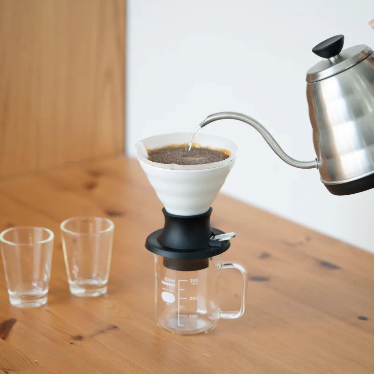 Detalle del conmutador del Hario V60 Conmutador para iniciar extracción.