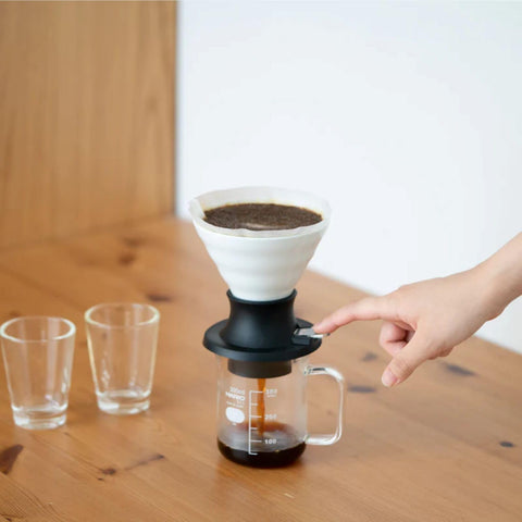 Hario V60 Conmutador de inmersión, taza de café aromática y equilibrada.