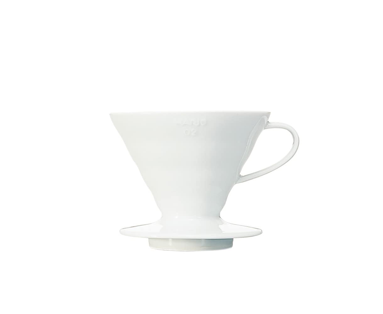 Hario V60 cerámico, cono de vertido, ofrece extracción estable para una taza equilibrada.