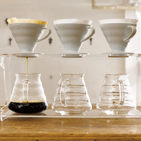 Hario V60 cerámico, dimensiones compactas, ideal para cocinas pequeñas.