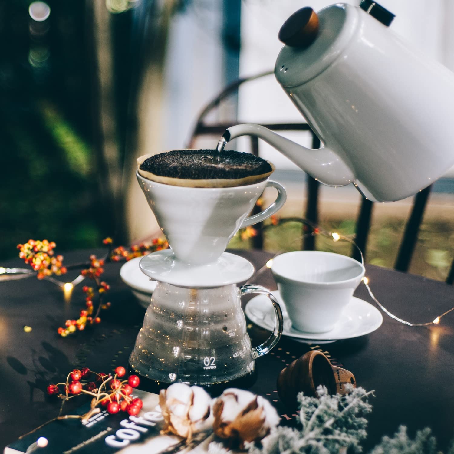 Hario V60 cerámico, diseño cónico para mayor control del vertido.