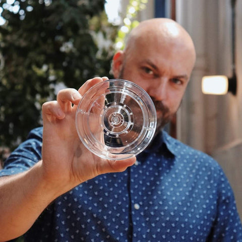Hario V60 Drip-Assist dispersión de vertido para una experiencia más limpia.